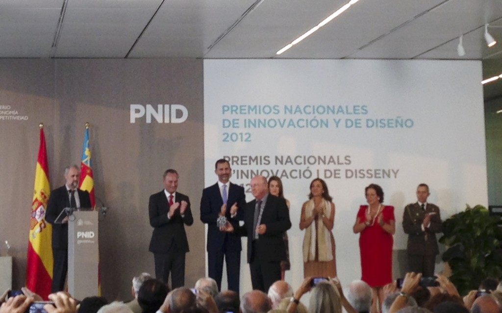 Nacho Lavernia recoge el Premio Nacional de Diseño.