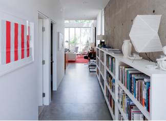 El modelo Sapporo, de Stua, en la casa B+W de Julie Snow