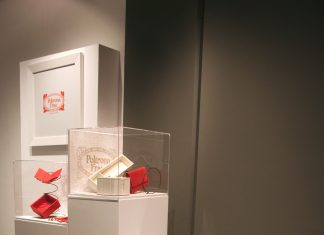 Azul acoge la colección de complementos de Poltrona Frau