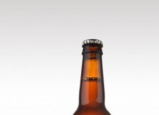 Prohibida, cerveza artesanal con diseño de Modesto Granados