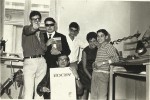 dissenycv.es-Rafa Gassent-1964.Manuel Capella,Paco García Puche,Rafa Gasent,Mari Carmen Hernández Zubiaur,Miguel Bolós y Juan Salvador Navarro.Foto Luís Gironés