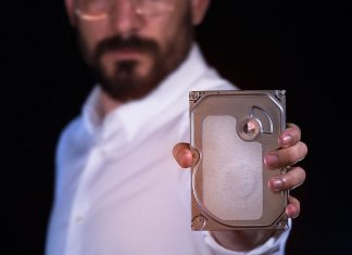 Una ventana al arte digital se abre durante 90 minutos en Las Naves