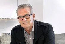 CEVISAMA premia la trayectoria del diseñador de interior Vicente Navarro