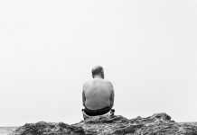 María Sainz enfoca la relación entre turismo y migración