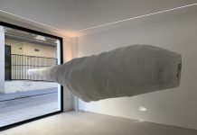 Nacho Carbó investiga la relación entre arquitectura y escultura en The Blink Project