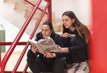 Bianca Cifre y Clara Che revisan el Grupo Residencial Malvarrosa