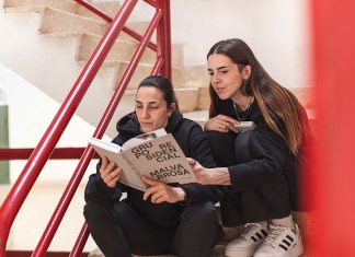 Bianca Cifre y Clara Che revisan el Grupo Residencial Malvarrosa